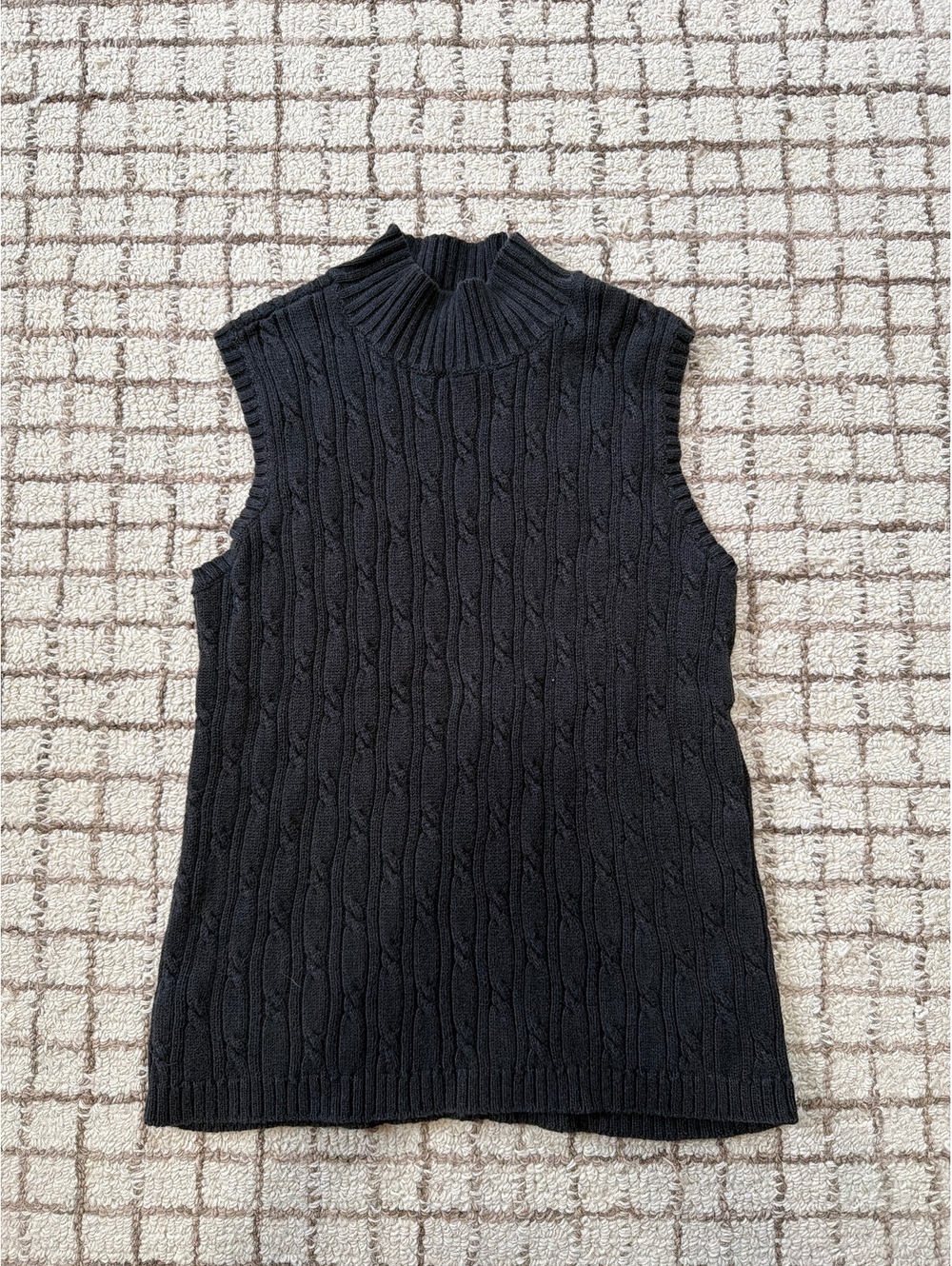Vintage womens cable knit turtle neck tank dark academia preppy minimalist clean